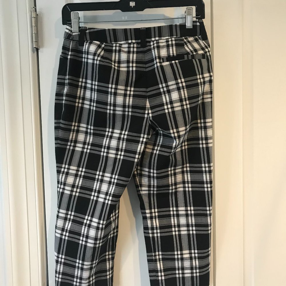 Jones New York Stretch Capris - Picture 6 of 8